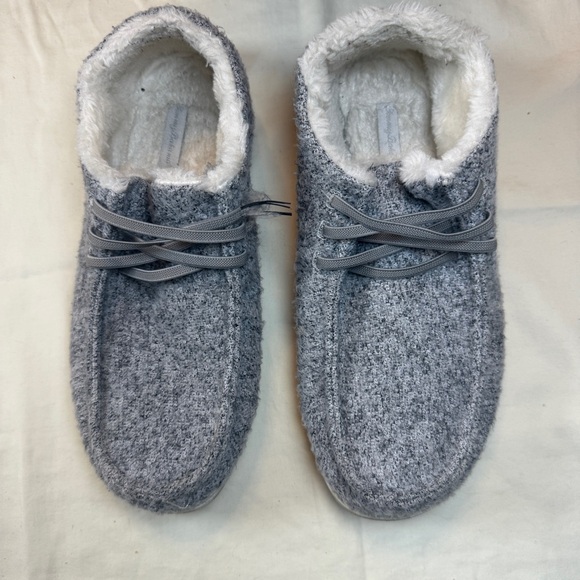 Tommy Bahama Men Faux Fur Lined Moccasins Size 9.5 Gray Slip On Slippers Loafers - Picture 9 of 10